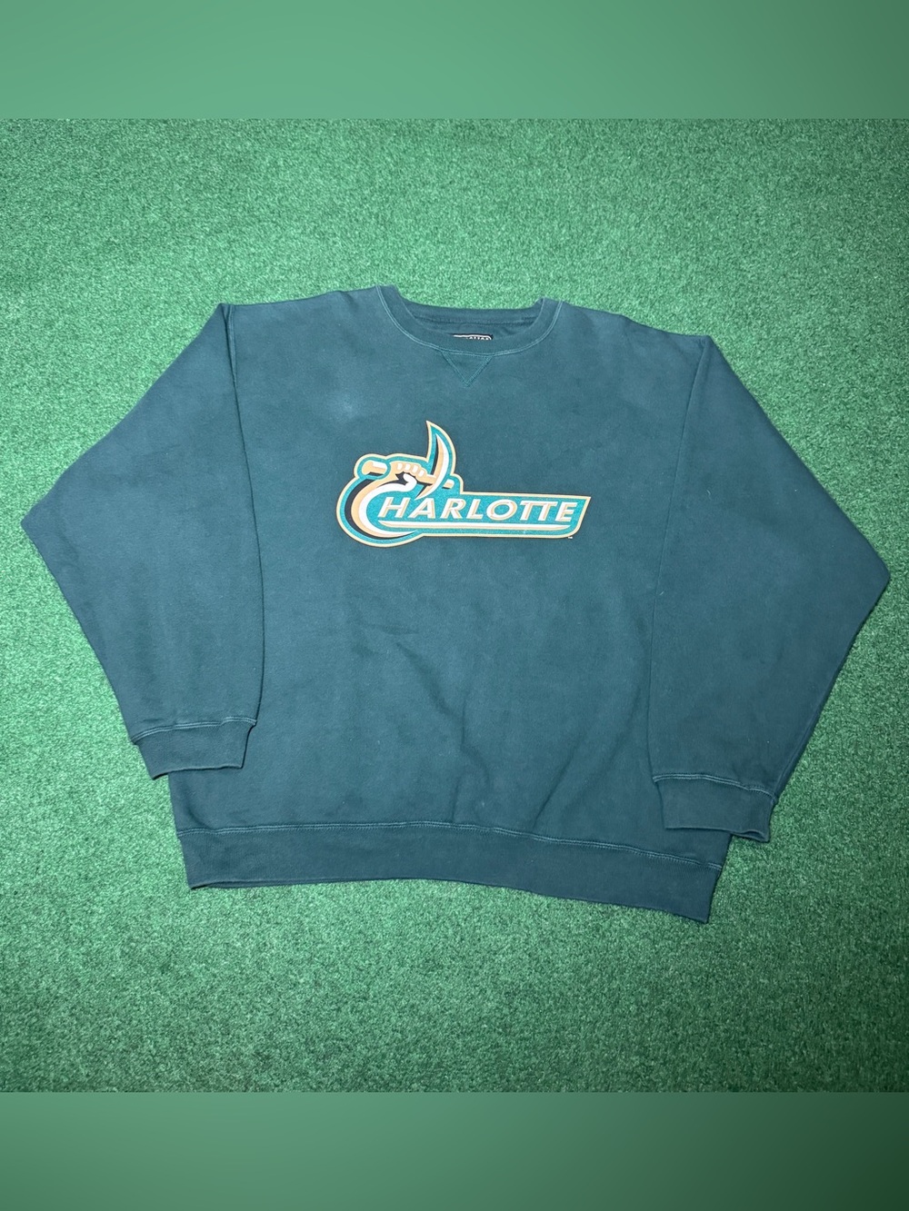 Charlotte 49ers Vintage Sweatshirt Large North Carolina College Crewneck Green